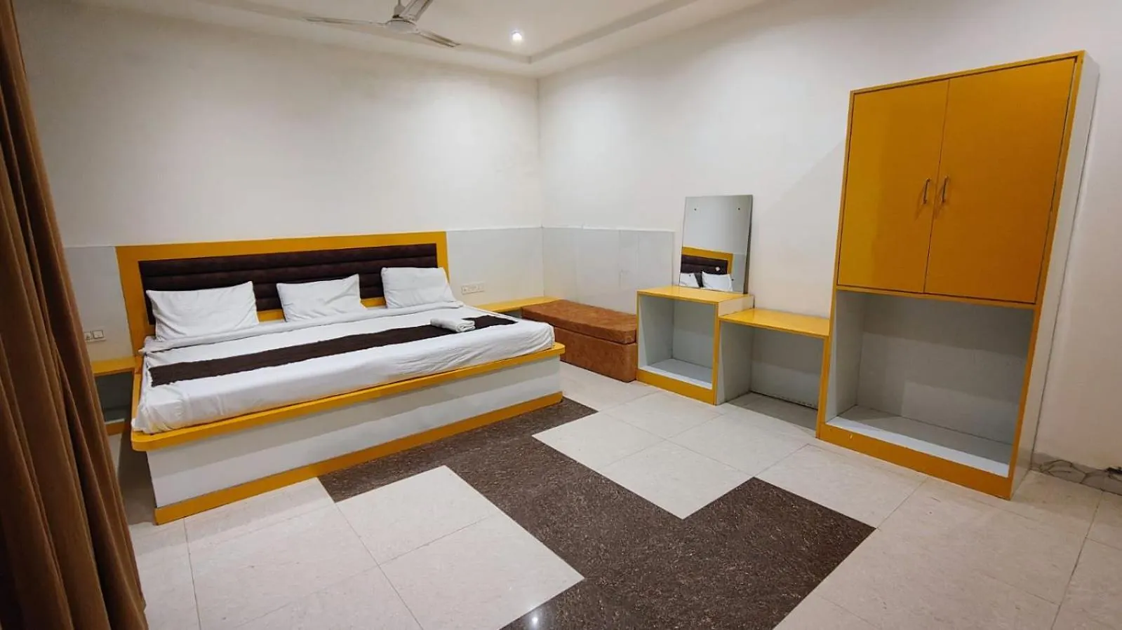 New Manya H S Apartment Agra